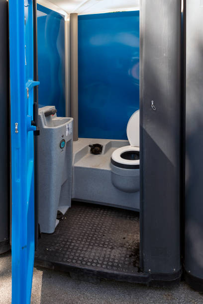 Porta potty delivery and setup in Humboldt, IA